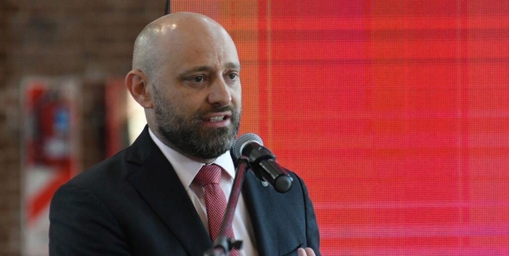 Santa Fe va a Córdoba a ofrecerse como puerta de salida al mundo