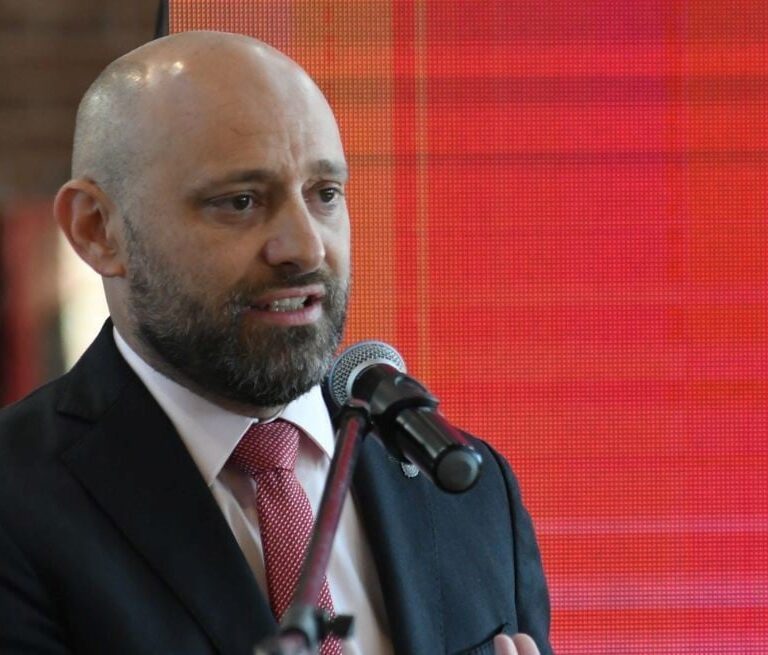 Santa Fe va a Córdoba a ofrecerse como puerta de salida al mundo