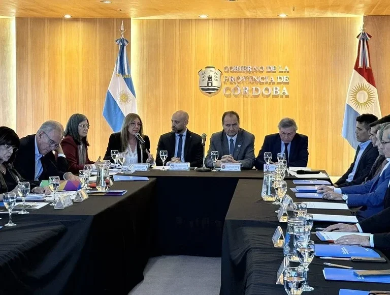 Santa Fe ofreció a Córdoba la salida externa por los puertos