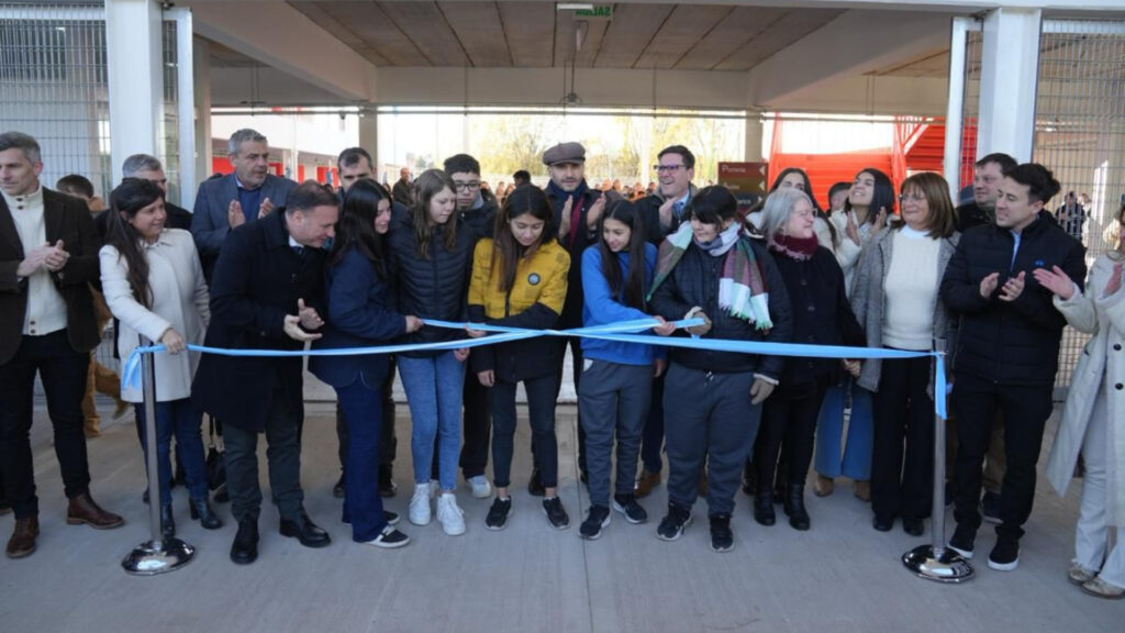 “En Santa Fe mostramos que estamos de pie y apostamos a la educación”