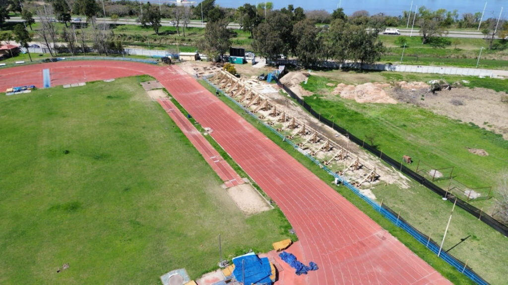 La nueva pista del CARD comienza a mostrar sus tribunas
