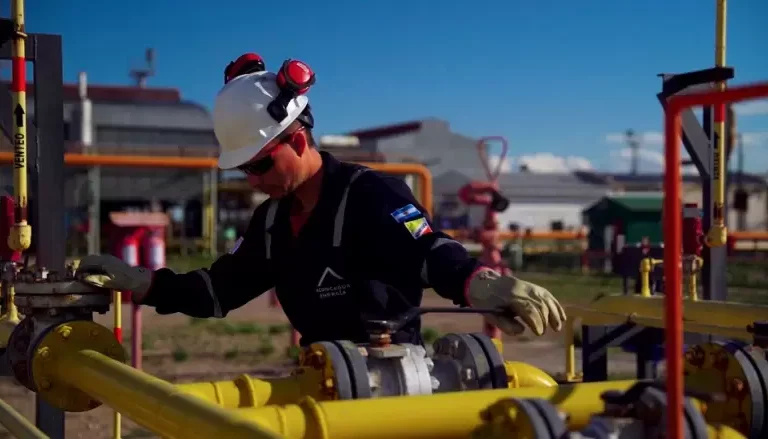 Argentina bombea petróleo como nunca y Neuquén rompe la barrera de los 600.000 barriles